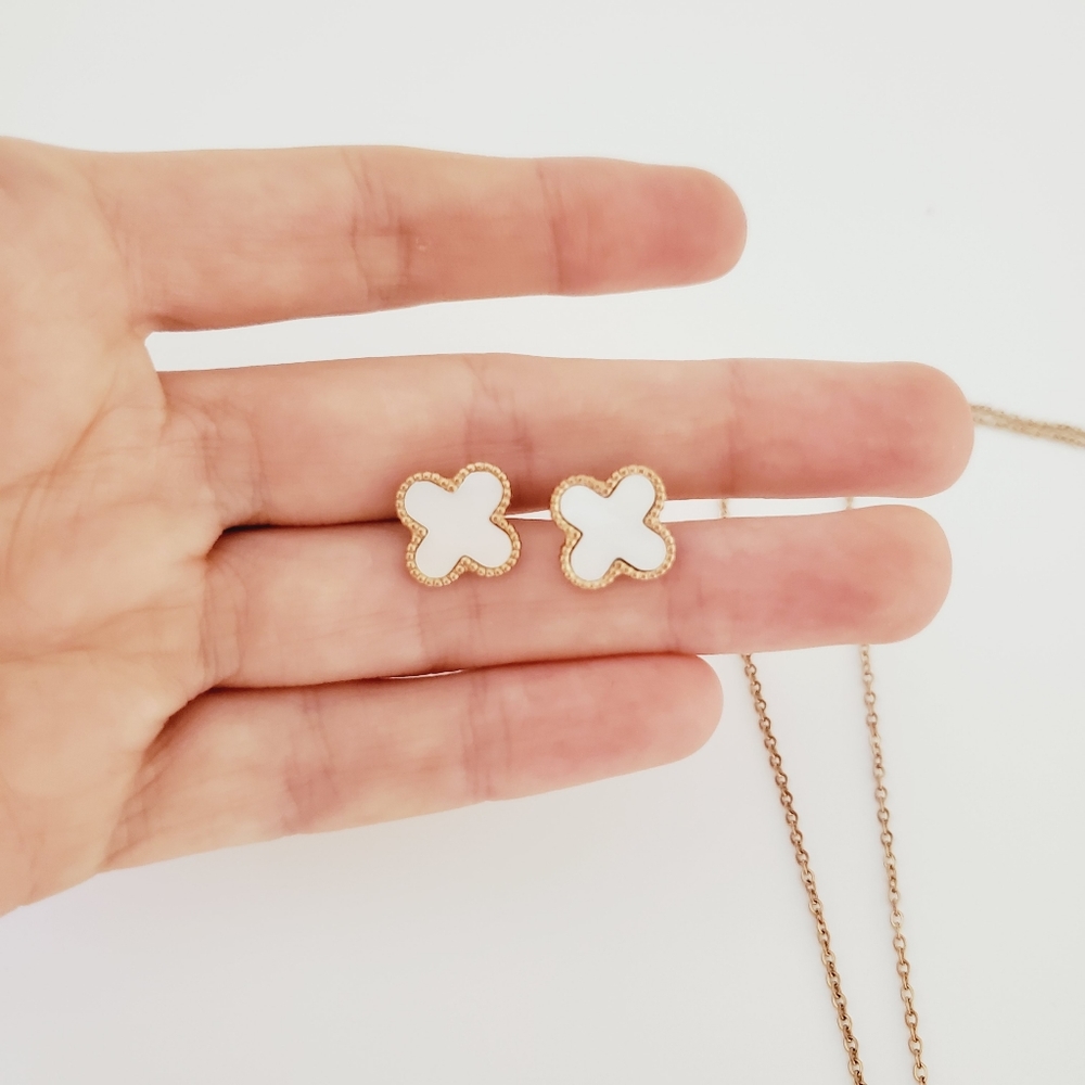 Gold Filled Four Leaf Clover Necklace and Earrings Set - Picture 3 of 7